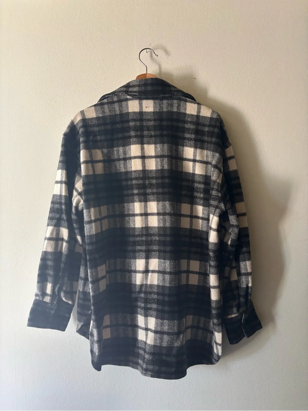 Neutral Plaid Button-Up Long Shirt Jacket - Black & Cream